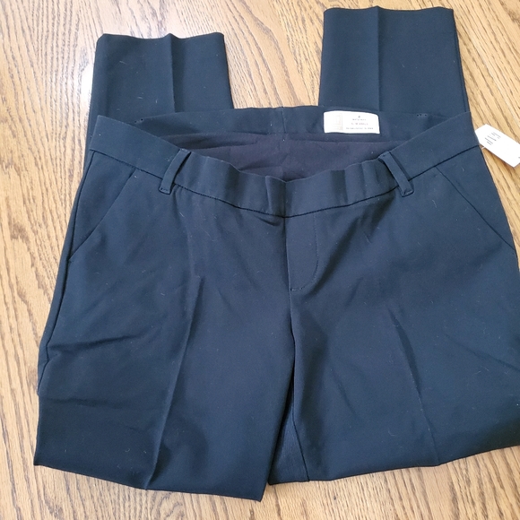 NWT Gap maternity pants. Size 8. - Picture 5 of 6